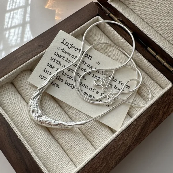 S925 Sterling Silver Korean Version Niche Design Texture Curved Necklace Retro Simple Collarbone Chain Wholesale