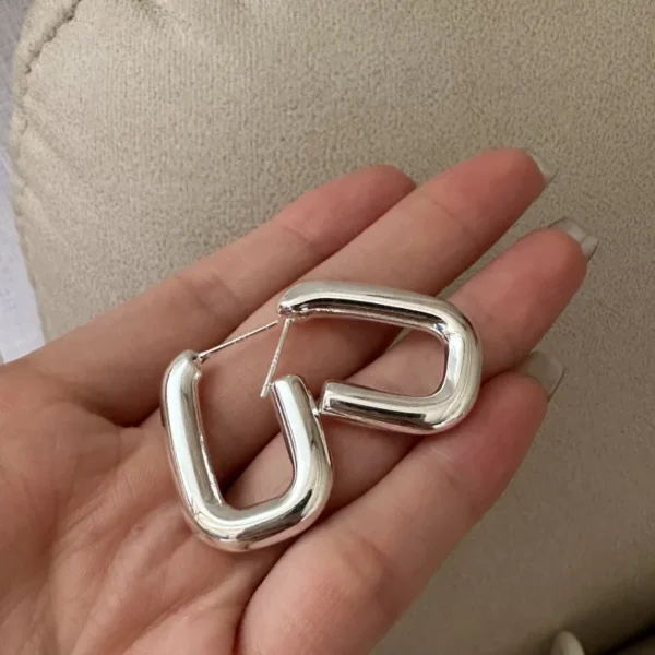 S925 Sterling Silver Niche Design Hollow Craftsmanship Retro Earrings Korean Minimalist Commuting Ear Accessories Wholesale