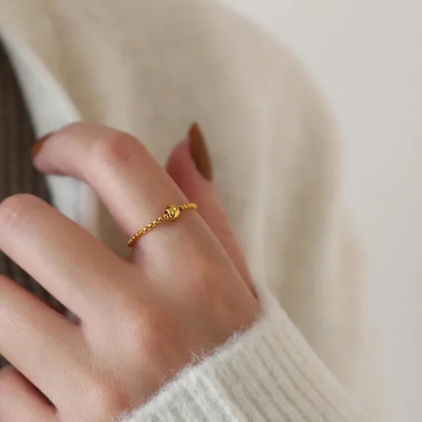 New Exquisite Niche Light Luxury Small Bead Chain Ring Women's High Sense Fashion Personality Valentine's Day