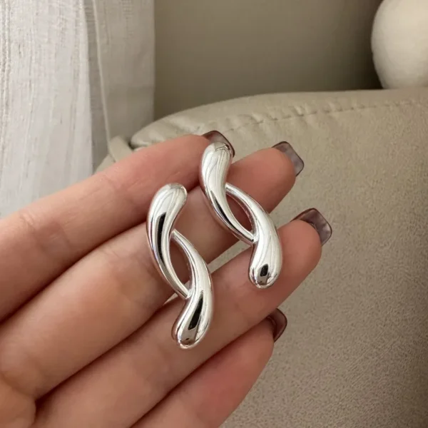 Real S925 Sterling Silver Niche Design Cross Curved Earrings Glossy S-style Simple Earrings Ear Jewelry