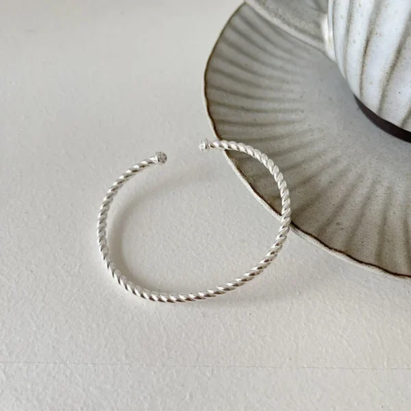 S925 Sterling Silver Fashion Versatile Twisted Rope Twist Zircon Classic Personalized Bracelet Bracelet Women