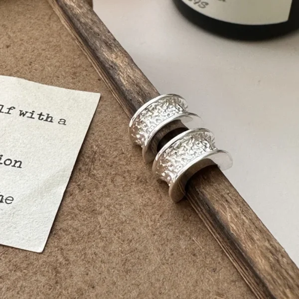 S925 Sterling Silver European Niche Design Sense Texture Sense C-shaped Earrings Russian Simple Stud Earrings Ear Jewelry