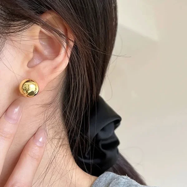 French Minimalist Versatile Xiaohongshu Jewelry S925 Gold Ball Silver Ball Retro Personality Earrings Show Small Face