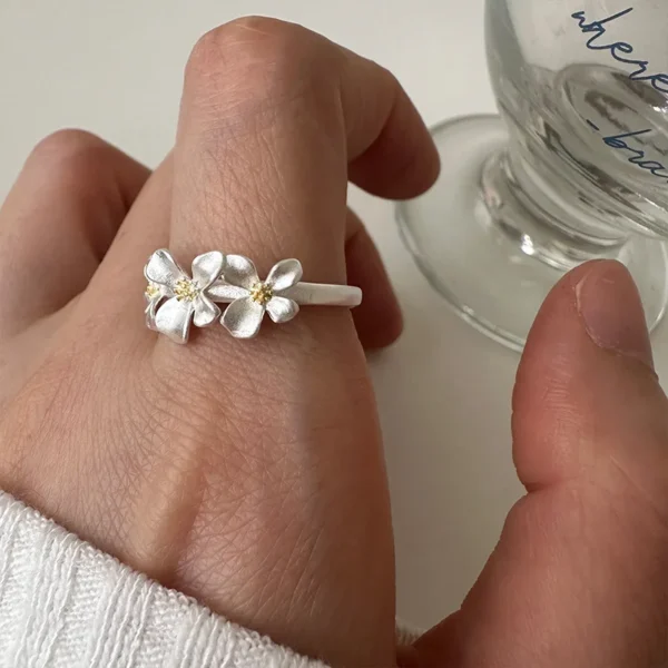 990 Silver Gardenia Ring Female Sweet Princess Wind Push-pull Design Adjustable Index Finger Ring 5035G