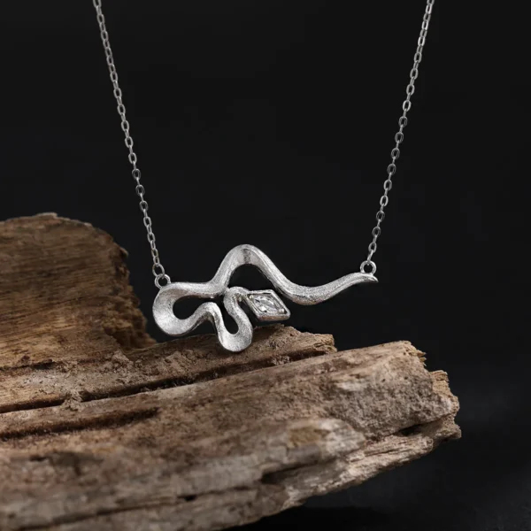 Frosted Diamond Serpentine Necklace Female Irregular S925 Sterling Silver Niche Personality Ins Cold Wind Clavicle Chain