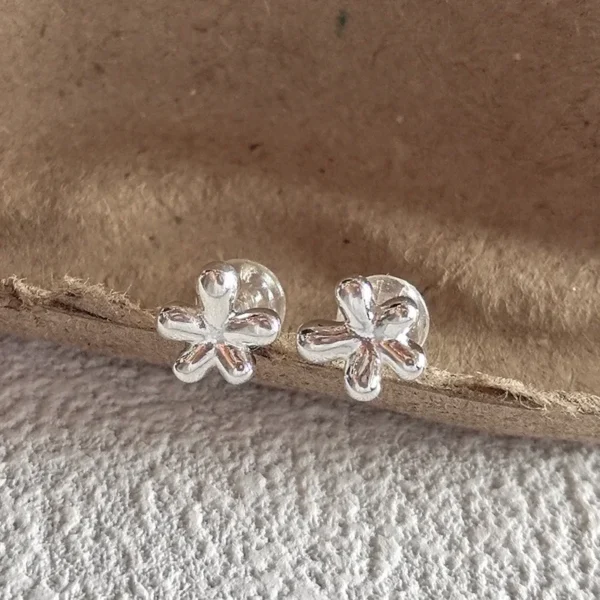 S925 Solid Silver Floral Stud Earrings Korean INS Minimalist Dainty Flower Design Hypoallergenic Ear Piercing Jewelry for Women