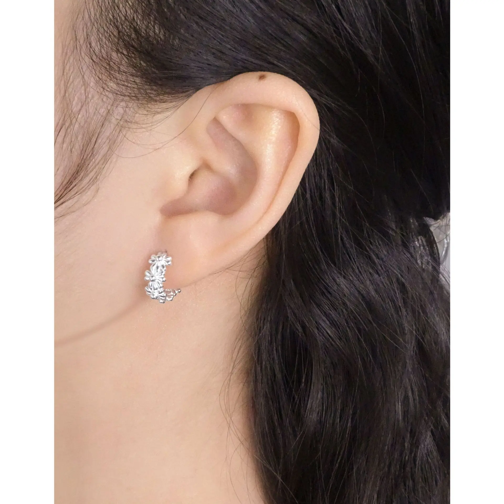 F.I.N.S Original Design S925 Sterling Silver Daisy Hoop Earrings Geometric Round Flower Piercing Ear Buckles Prevent Allergy - Image 4