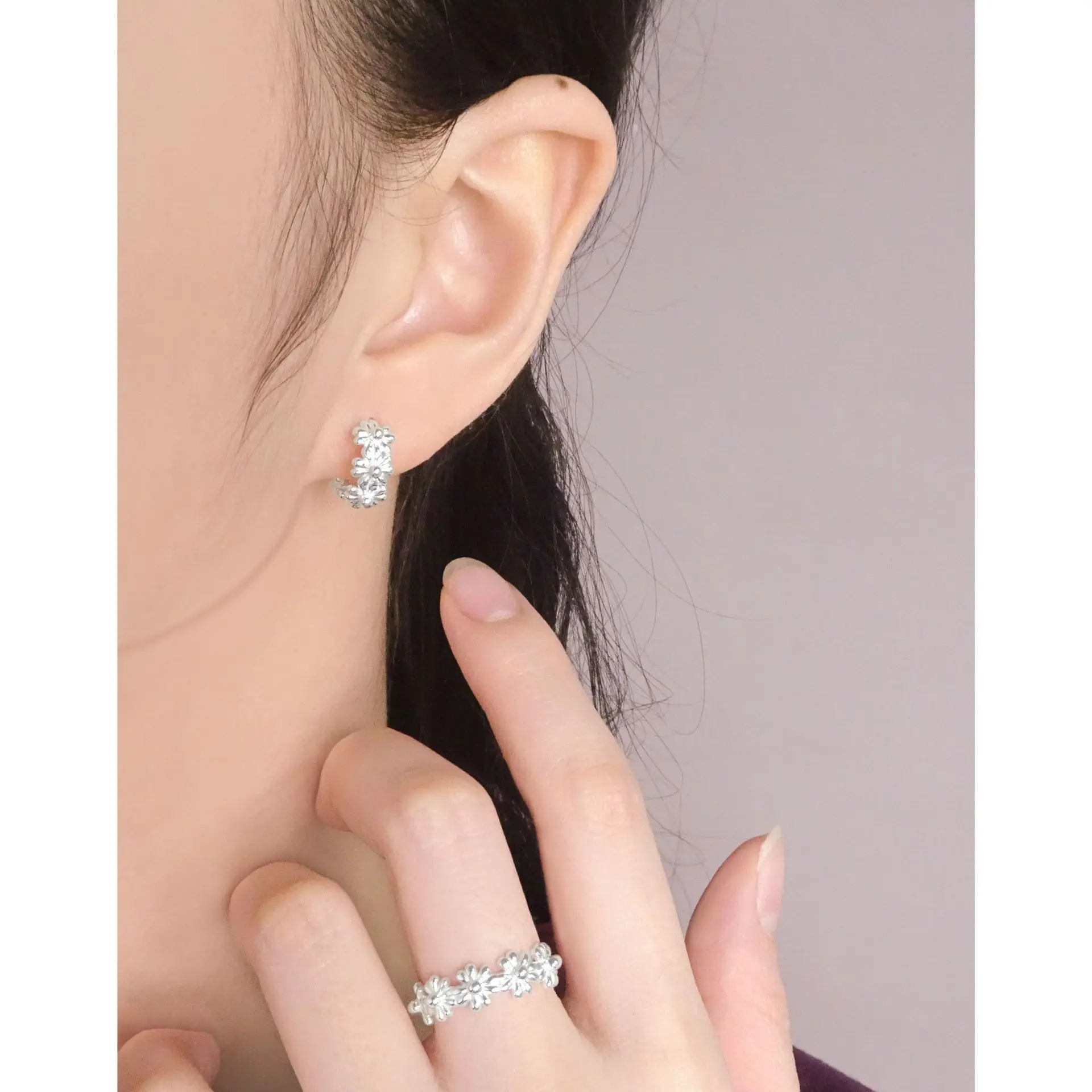 F.I.N.S Original Design S925 Sterling Silver Daisy Hoop Earrings Geometric Round Flower Piercing Ear Buckles Prevent Allergy - Image 3