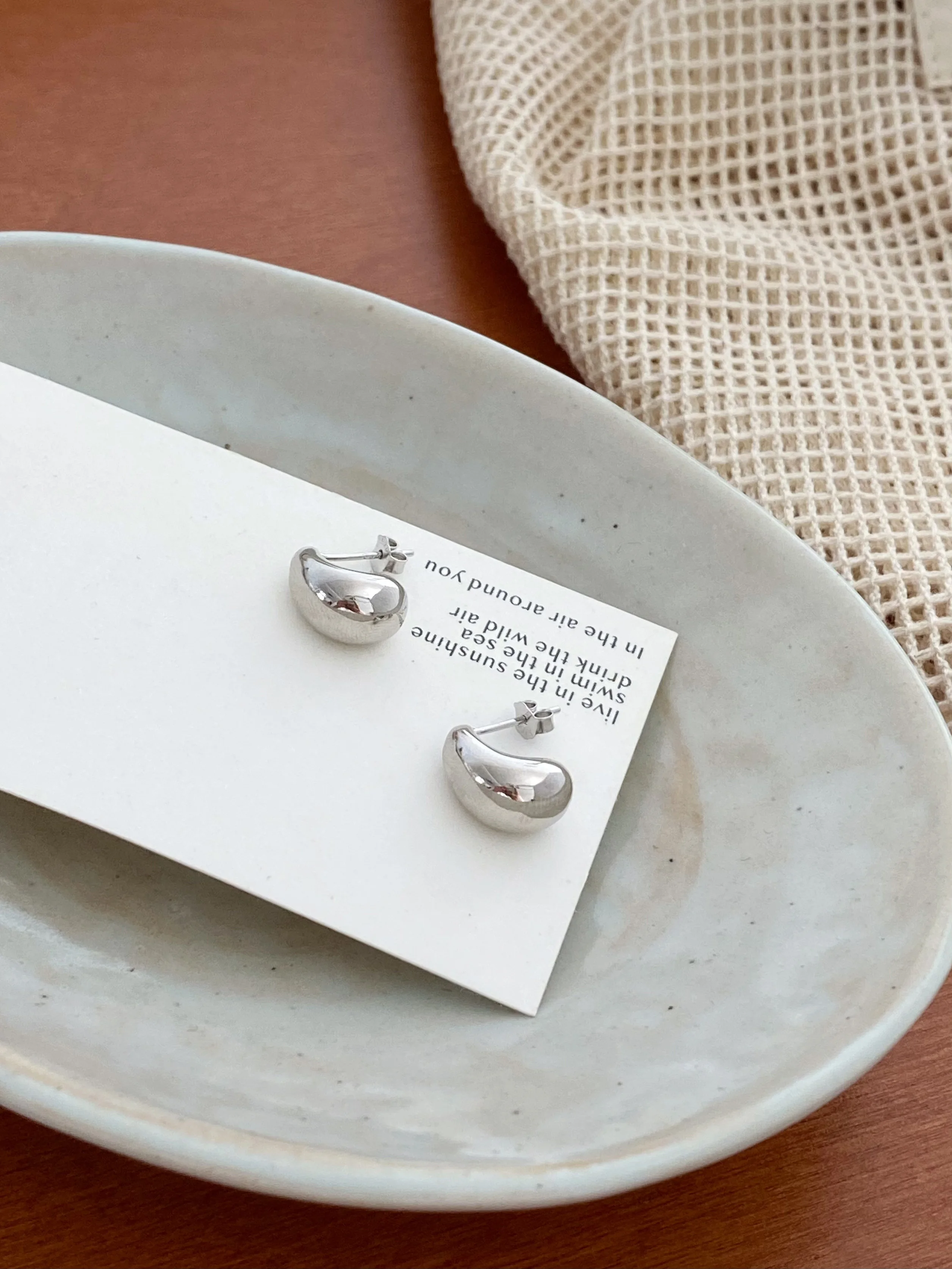 925 Sterling Silver Minimalist Geometric Glossy Water Drop Earrings and Earrings for Women's Ins Versatile Commuting Cool Style