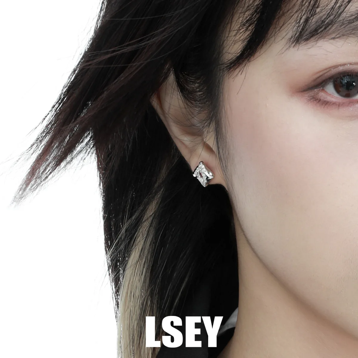 Minimalist S925 Sterling Silver Advanced temperament, geometric square shape fragmentation sense Stud Earrings for Women - Image 3