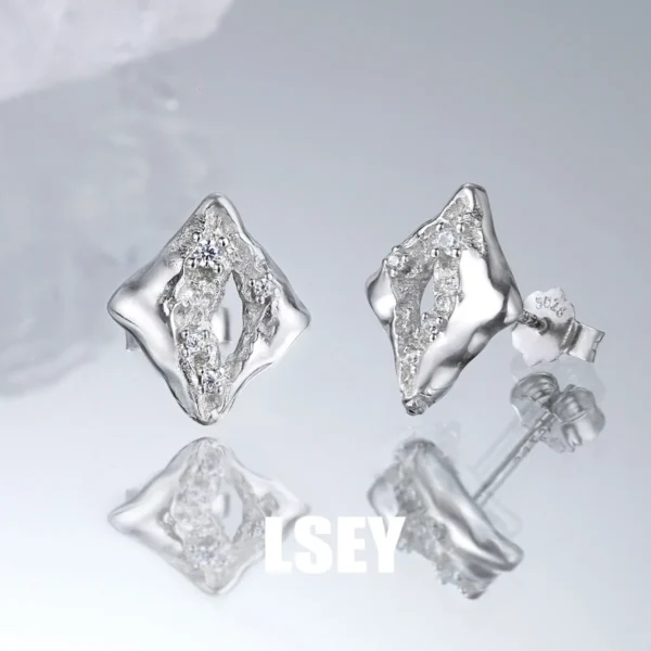 Minimalist S925 Sterling Silver Advanced temperament, geometric square shape fragmentation sense Stud Earrings for Women