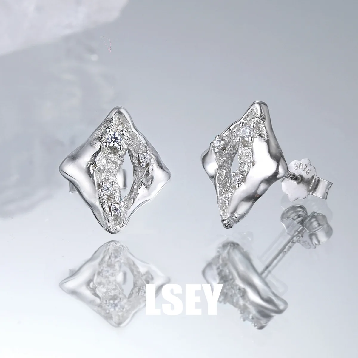 Minimalist S925 Sterling Silver Advanced temperament, geometric square shape fragmentation sense Stud Earrings for Women