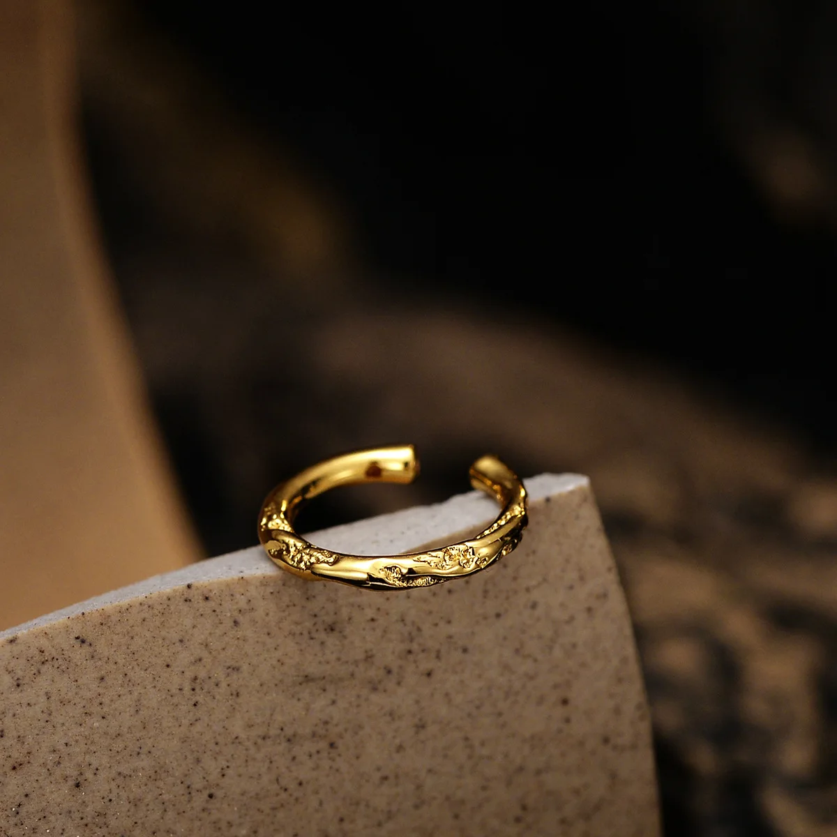 Korean version simple and compact S925 sterling silver irregular texture ear clip female earhole free drop glaze diamond - Image 3