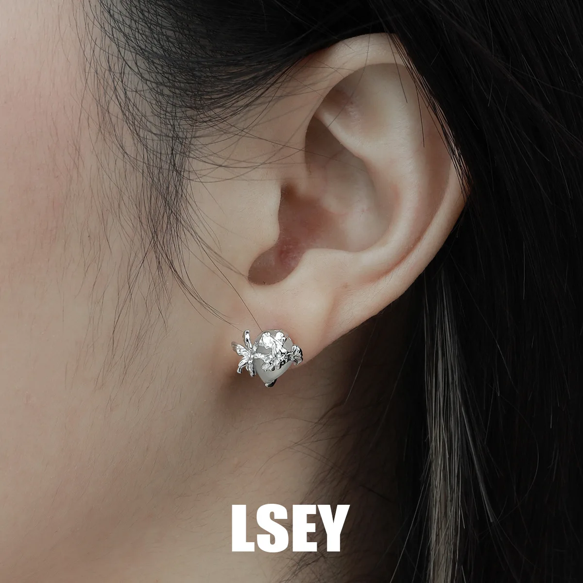 Minimalist S925 Sterling Silver Ins cool style, high-end temperament, butterfly water droplet, white agate Stud Earrings - Image 3