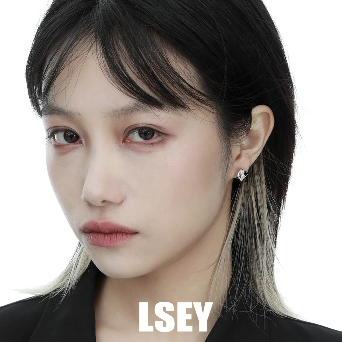 Minimalist S925 Sterling Silver Advanced temperament, geometric square shape fragmentation sense Stud Earrings for Women - Image 2