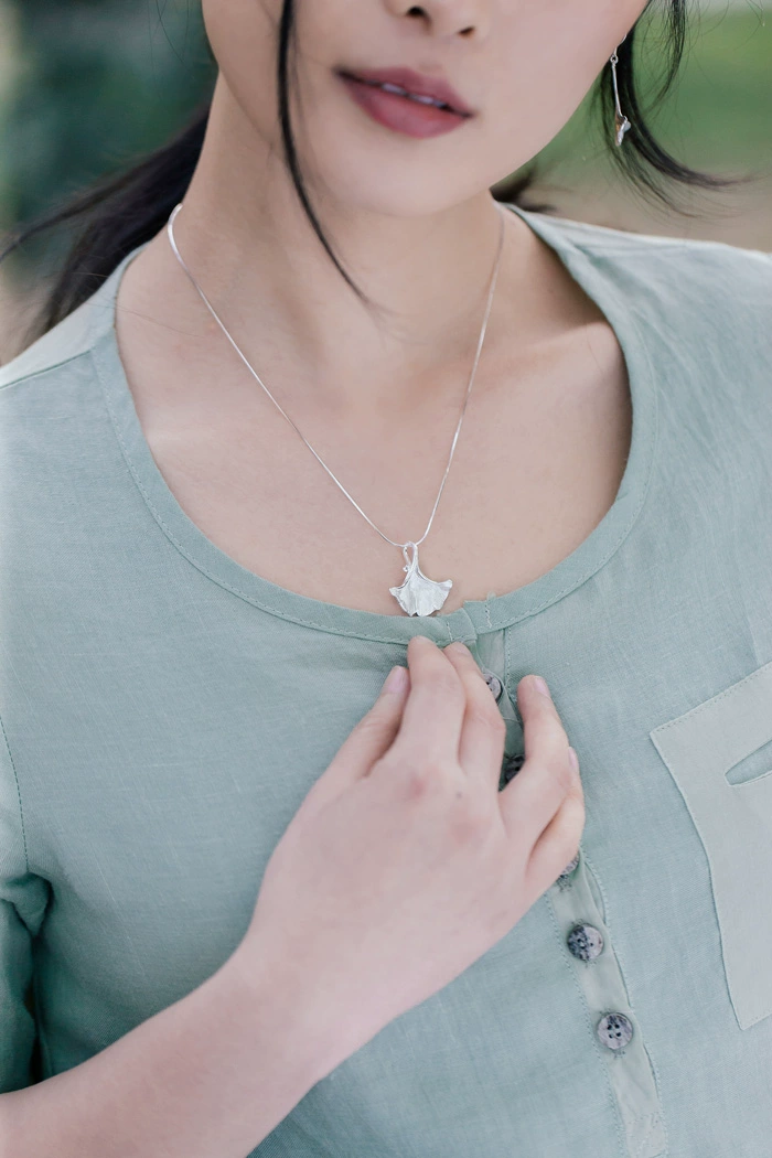 Yipu original S925 sterling silver pendant for men and women, hand-engraved ginkgo leaf necklace, literary style simple jewelry, free shipping - Image 3