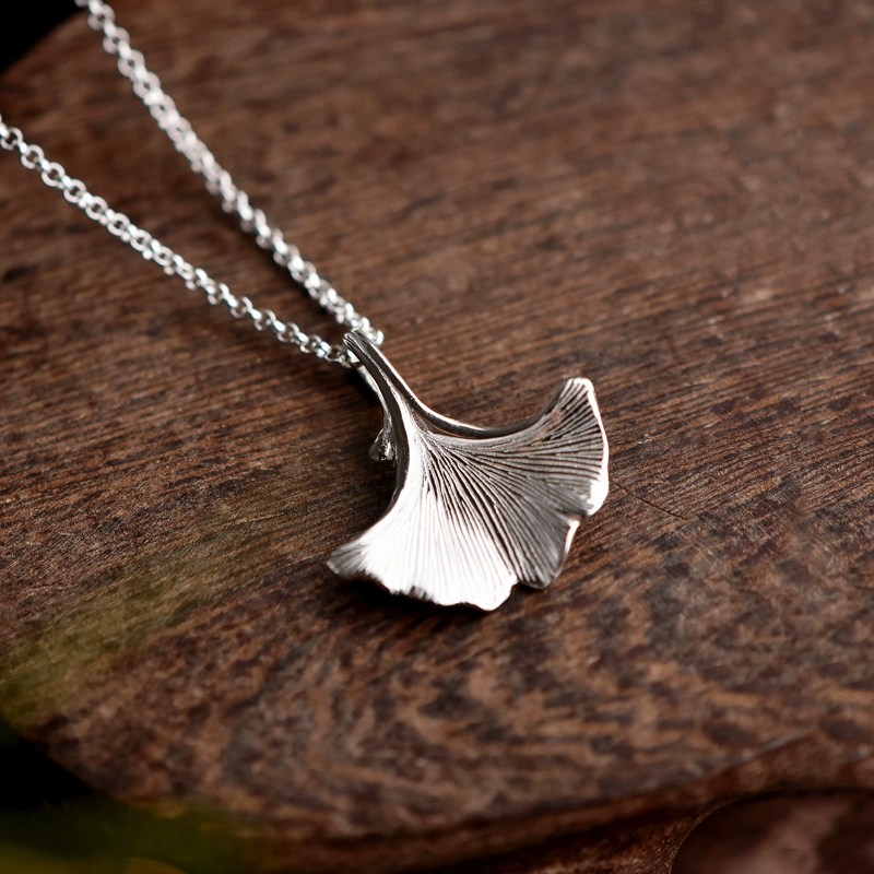 Yipu original S925 sterling silver pendant for men and women, hand-engraved ginkgo leaf necklace, literary style simple jewelry, free shipping - Image 2