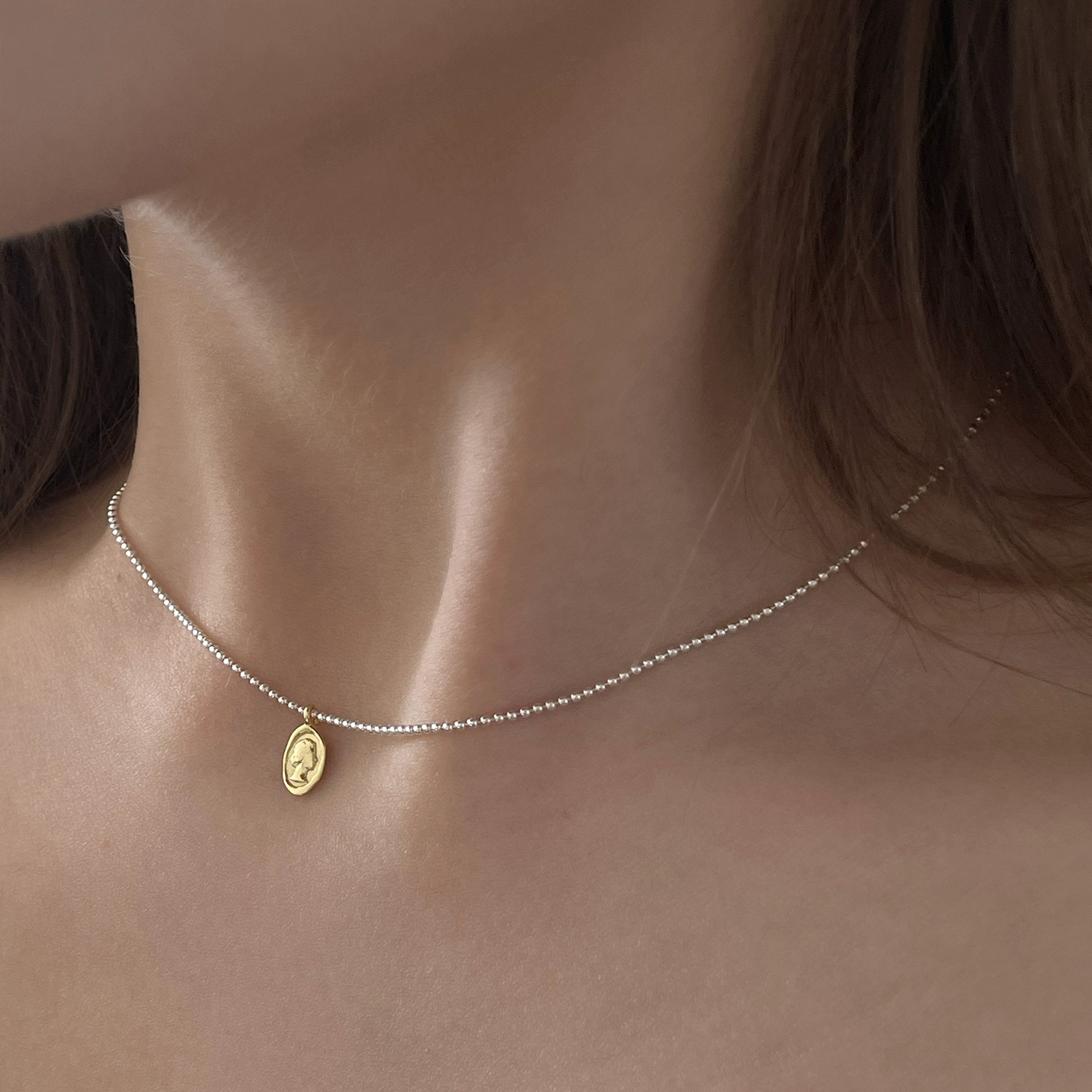 S925 sterling silver women's necklace French bead chain contrasting color relief pendant silver bead clavicle chain ins style necklace