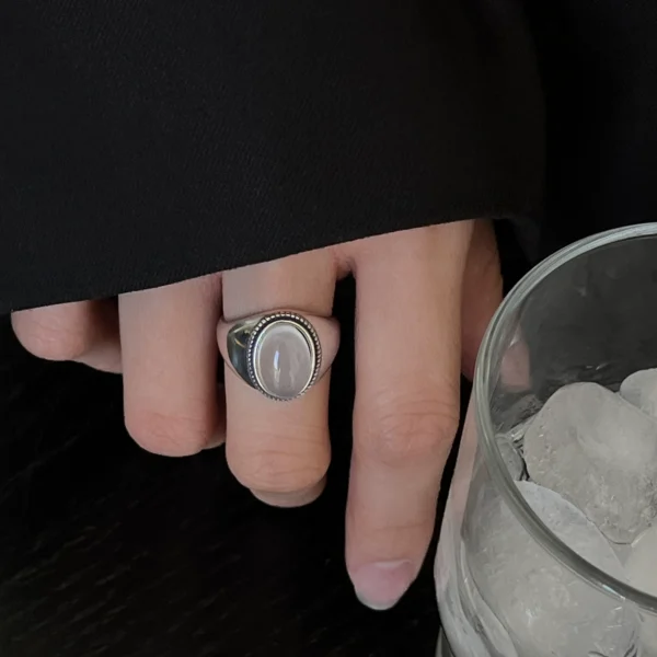 Niche design sense ins simple retro white agate ring women's 925 sterling silver high-end fashion index finger ring trend