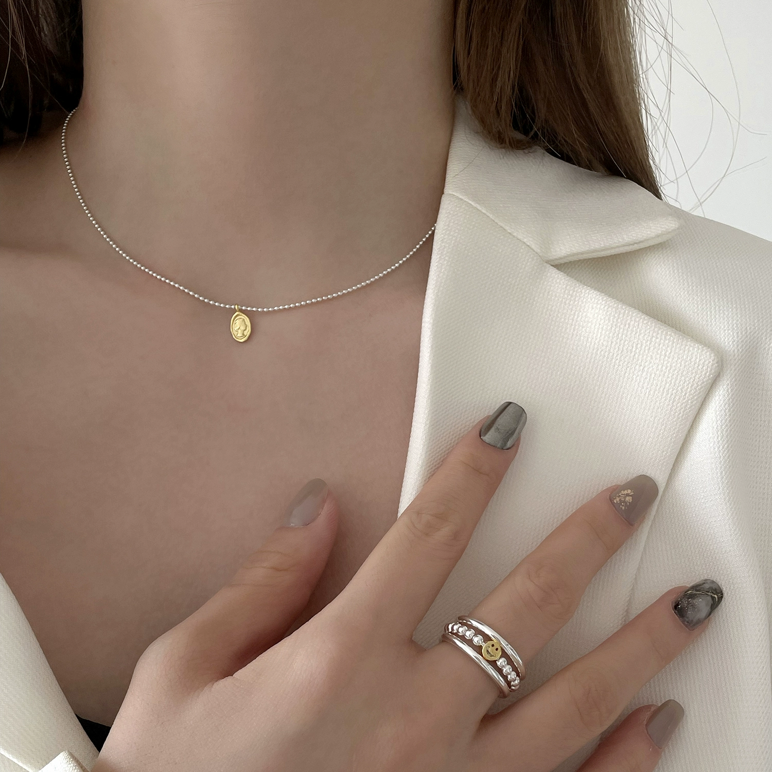 S925 sterling silver women's necklace French bead chain contrasting color relief pendant silver bead clavicle chain ins style necklace - Image 3